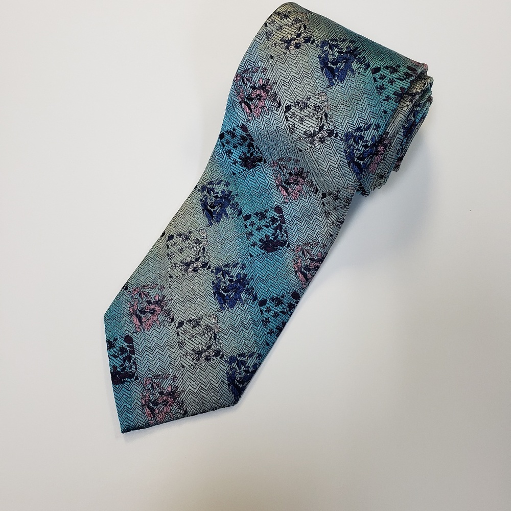Stacy Adams Beautiful Flower Diamond Pattern Tie